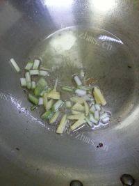 家常菜青椒炒土豆片做法图解4)