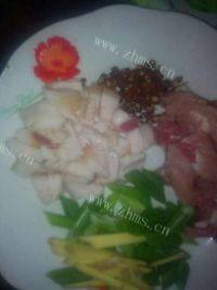 美味的花菜炒肉做法图解1)