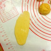 美味的金钱卷面包做法图解9)