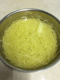 营养丰富的炒土豆丝做法图解2)