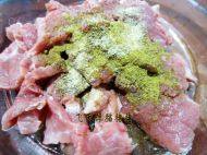 自制生菜牛肉卷做法图解2)