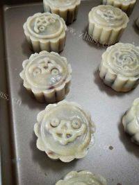 自制广式豆沙月饼做法图解12)