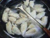 自己做的芹菜猪肉馅饺子做法图解12)