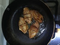 美味佳肴般的香煎鸡翅做法图解3)