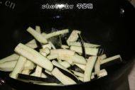 家常菜长豆角炒茄子做法图解6)