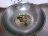 家常菜肉炒平菇做法图解6)