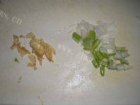 家常菜西芹炒腊肉做法图解3)