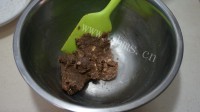 甜香酥脆的红糖核桃脆饼做法图解3)