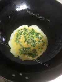 自制鸡蛋火腿卷做法图解4)