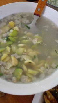 美味肉末蚕豆汤做法图解4)