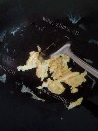 家常菜木耳炒鸡蛋做法图解3)
