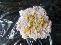 好吃的榨菜丝红米饭团做法图解5)