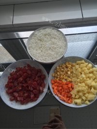 满口清香的腊肠炒饭做法图解3)