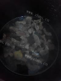 美味的牛腩炖西红柿做法图解6)