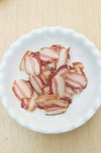 家常菜藜蒿炒腊肉做法图解2)