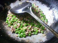 有特色的蒜香青豆炒肉末做法图解8)