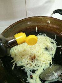 家常菜酸辣土豆丝做法图解7)