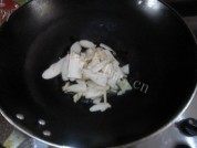 家常菜包菜杏鲍菇做法图解2)