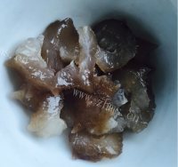 美味的海参小米肉末粥做法图解2)