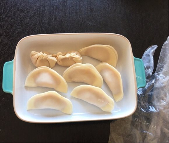 包饺子