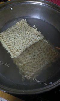 自己做的韭菜炒面做法图解1)