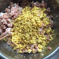 美味的猪油渣馄饨做法图解6)