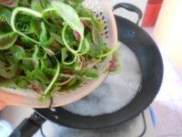 家常菜凉拌红苋菜做法图解6)