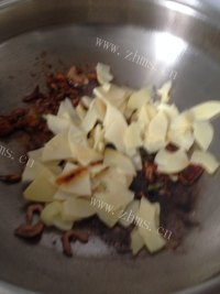 木耳竹芛炒肉做法图解11)