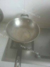 美味的牛丸蔬菜汤做法图解2)