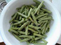 口感丰厚的蒜香四季豆做法图解1)