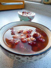 喷香的红豆薏米粥