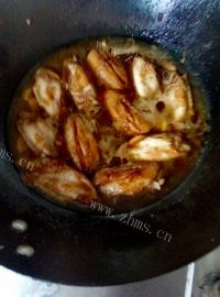 美味的糖醋鸡翅做法图解5)