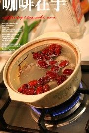 滋补的虫草猪肚盎然煲