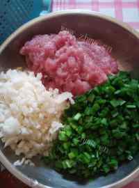 美味猪肉韭菜小卷粉做法图解1)