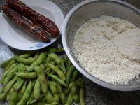 独特毛豆麻辣香肠糯米粽做法图解1)