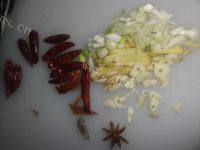 美味的焖黄花鱼做法图解3)