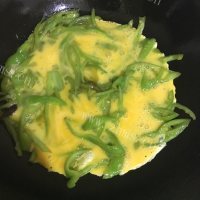 家常菜青椒炒鸡蛋做法图解5)