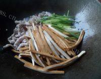家常菜肉丝炒豆干做法图解3)