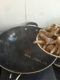 喷香的红烧鸡爪做法图解4)