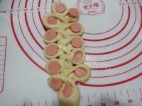 自制香肠面包做法图解10)