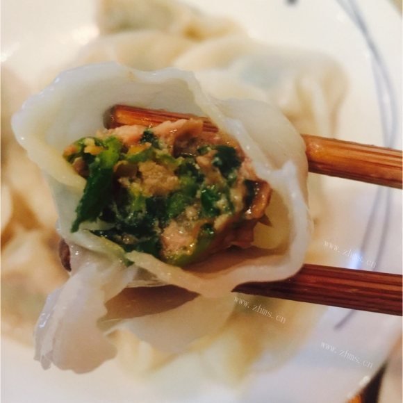 营养丰富的荠菜饺子