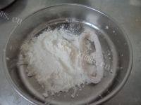 美味的香炸鱿鱼圈做法图解5)