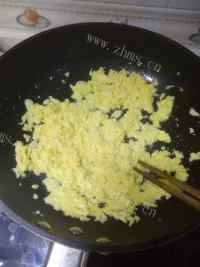 诱人的韭菜鸡蛋水饺做法图解5)