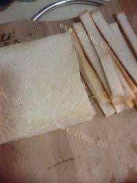 简单的鸡蛋肉松三明治做法图解2)