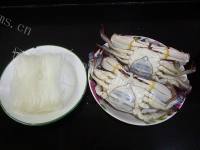 味美的梭子蟹蒸粉丝做法图解1)
