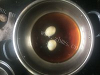 香甜可口红糖煮鸡蛋做法图解3)