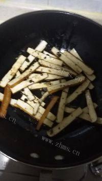 家常菜蒜苗炒豆干做法图解5)