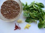 家常菜小白菜心炒猪肝做法图解1)