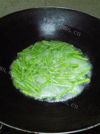 家常菜蚝油炒豆角做法图解5)