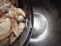 简易版-鸡肉炖土豆做法图解2)